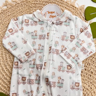 Macacão de Malha com Abertura em Zíper Safari no Balão - Off White e Verde